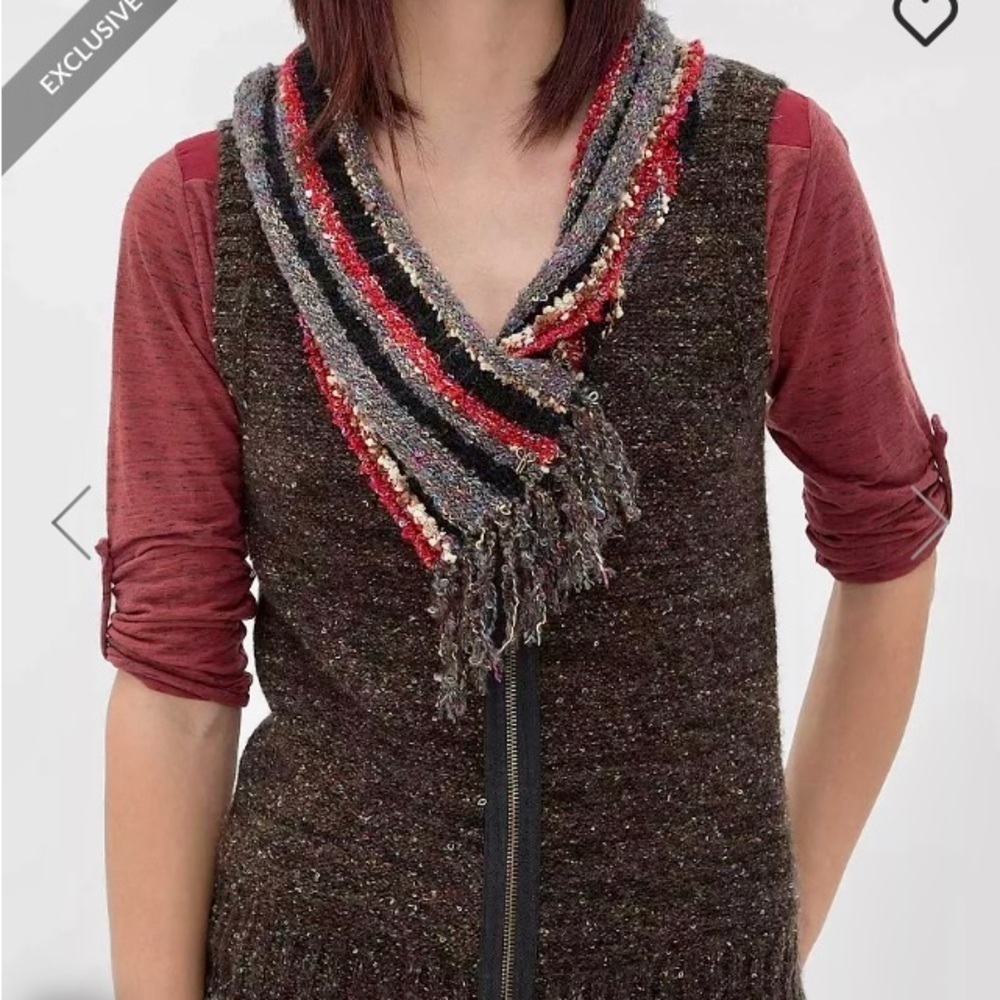 BKE Buckle Knobby‎ Knit Zip Up Sweater Vest Size Large, Very Good Preowned Cond.